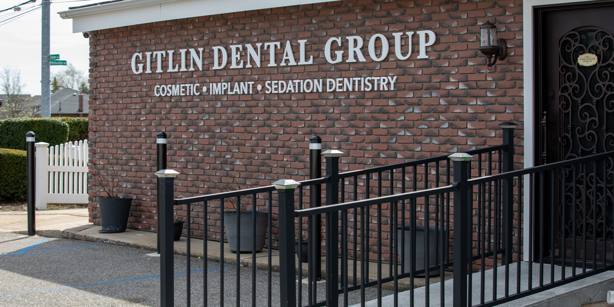 Gitlin dental Group outside of the building
